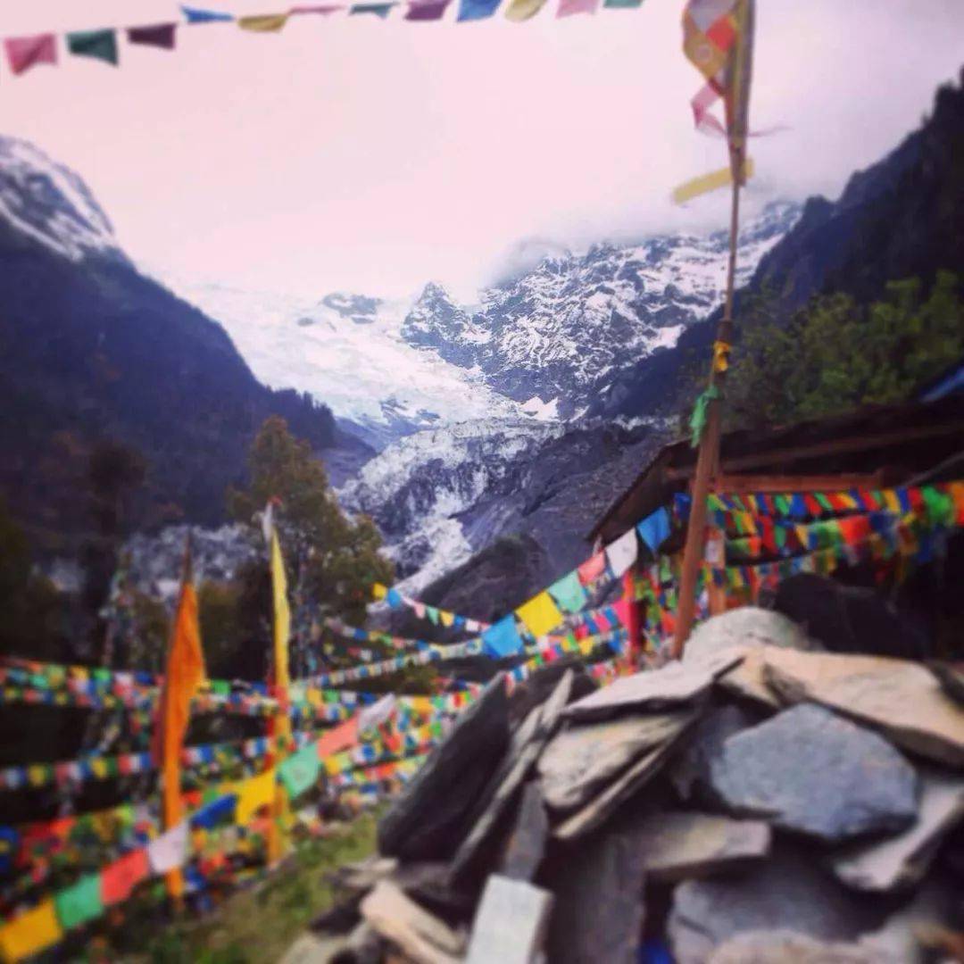 連綿150公里的梅里雪山，到底有多美？